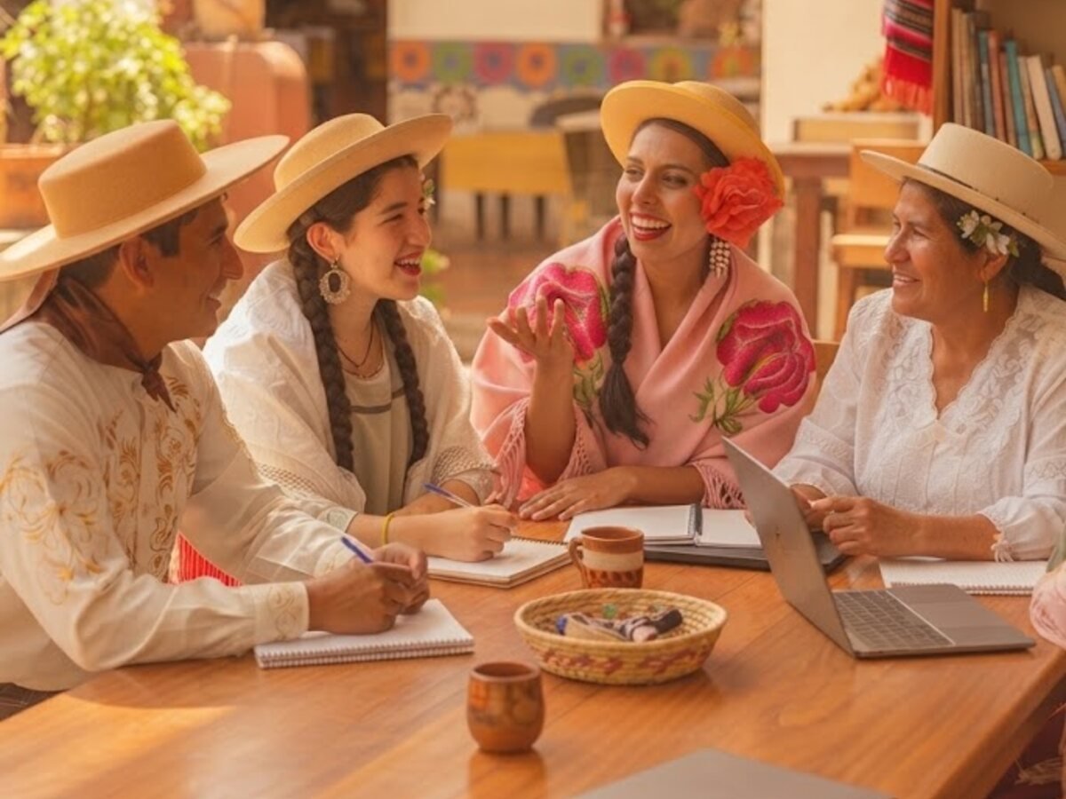 Mujeres tarijeñas participando en un encuentro de formación y fortalecimiento
